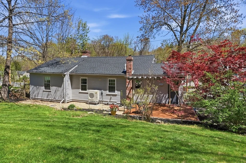Photo of 20 Concord Dr