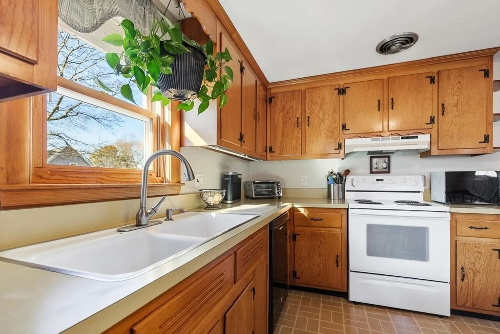 Photo of 14 Meadow Brook Road