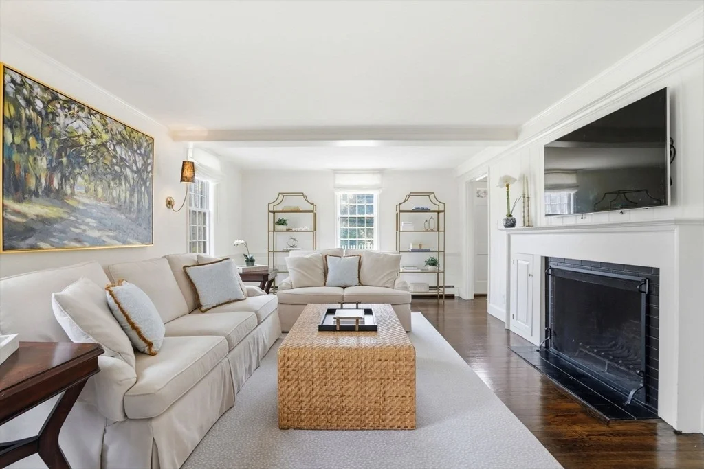 Photo of 2 Queen Anne Ln