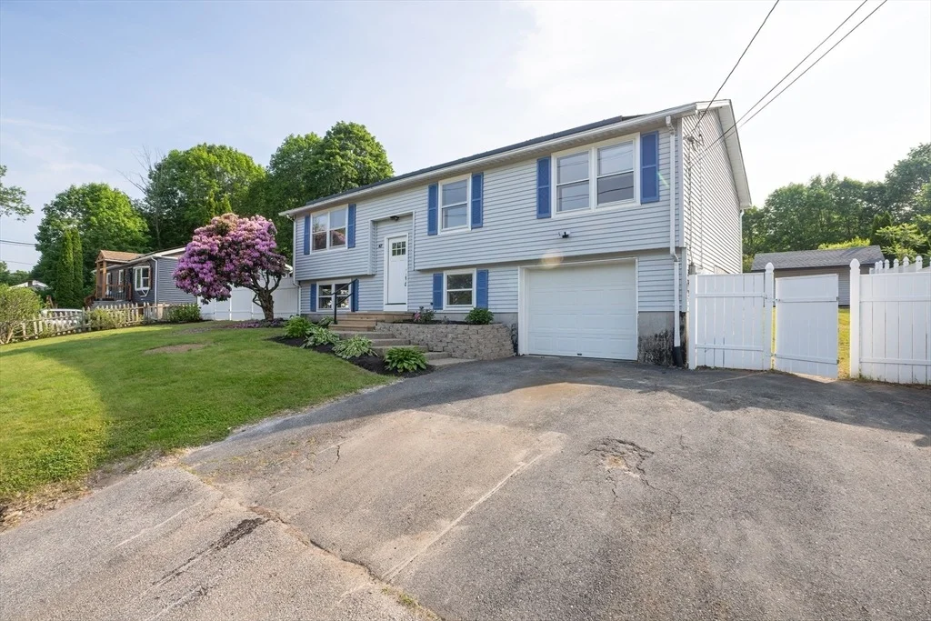Photo of 67 Paris Ave