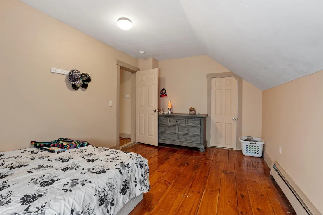 Photo of 374 Front Street