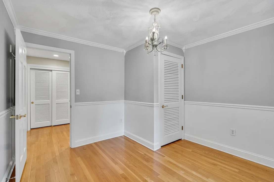 Photo of 8 Barry Dr