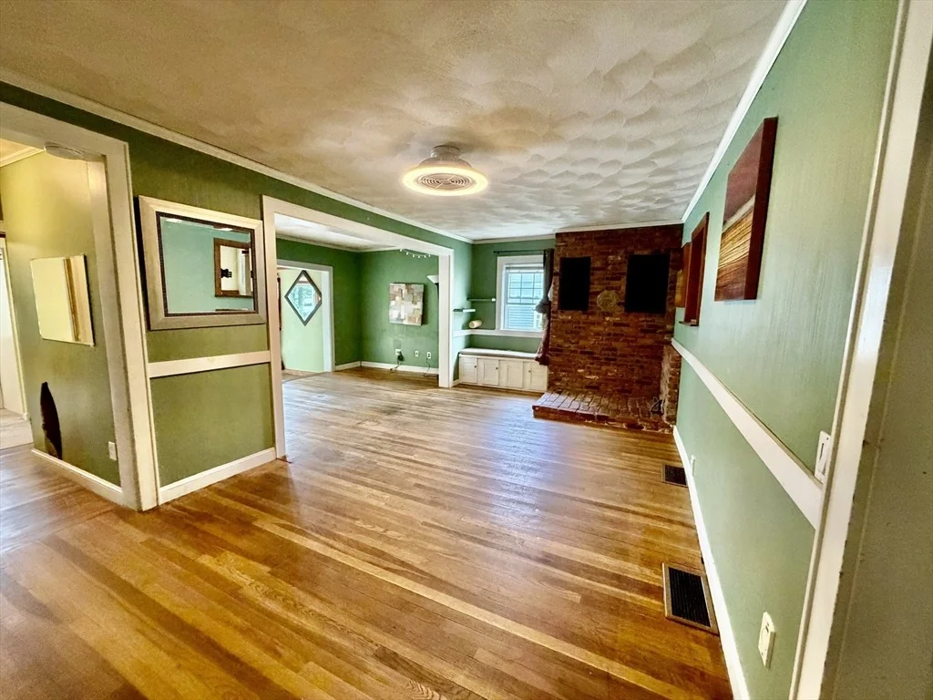 Photo of 2 Colonial Road