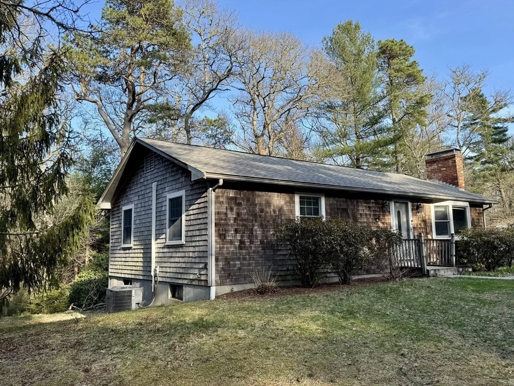 Photo of 1092 Osterville West Barnstable Rd