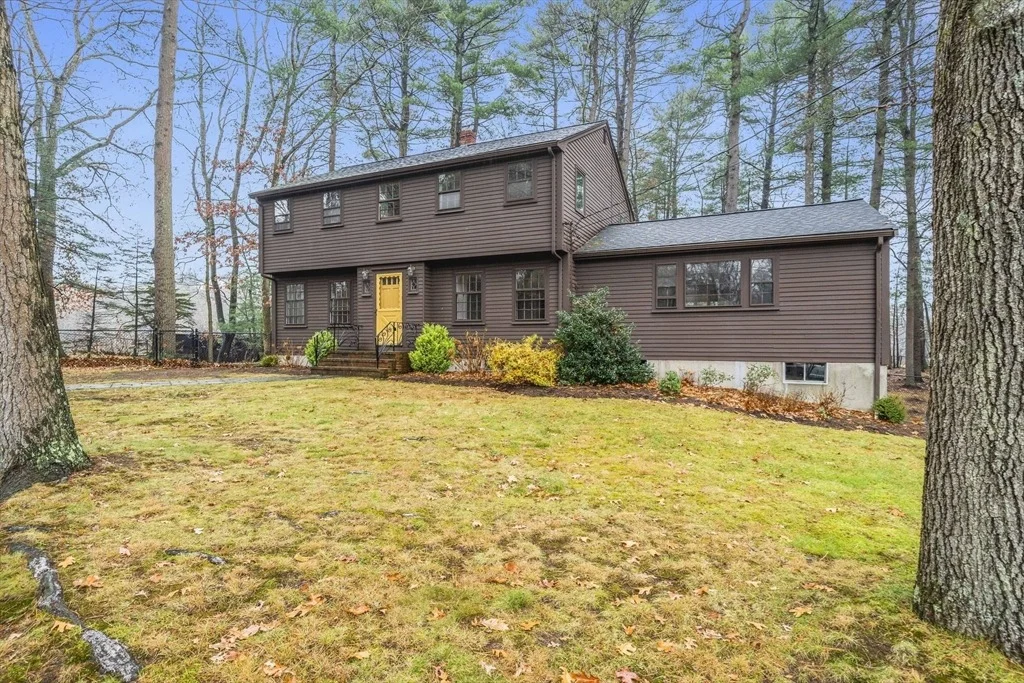 Photo of 7 Surrey Ln