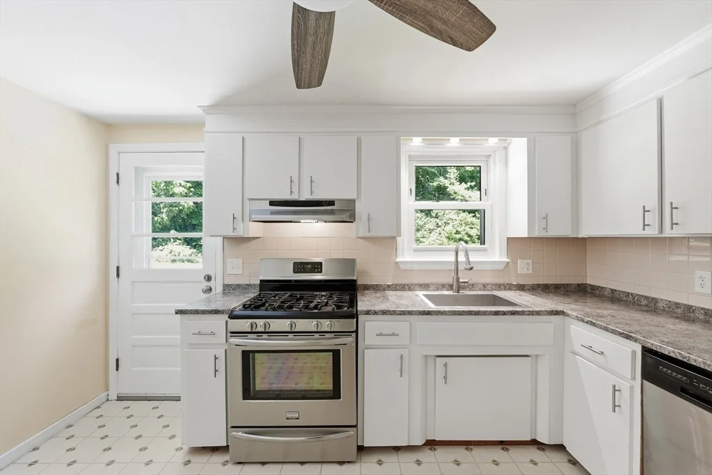Photo of 46 Pinecroft Ave