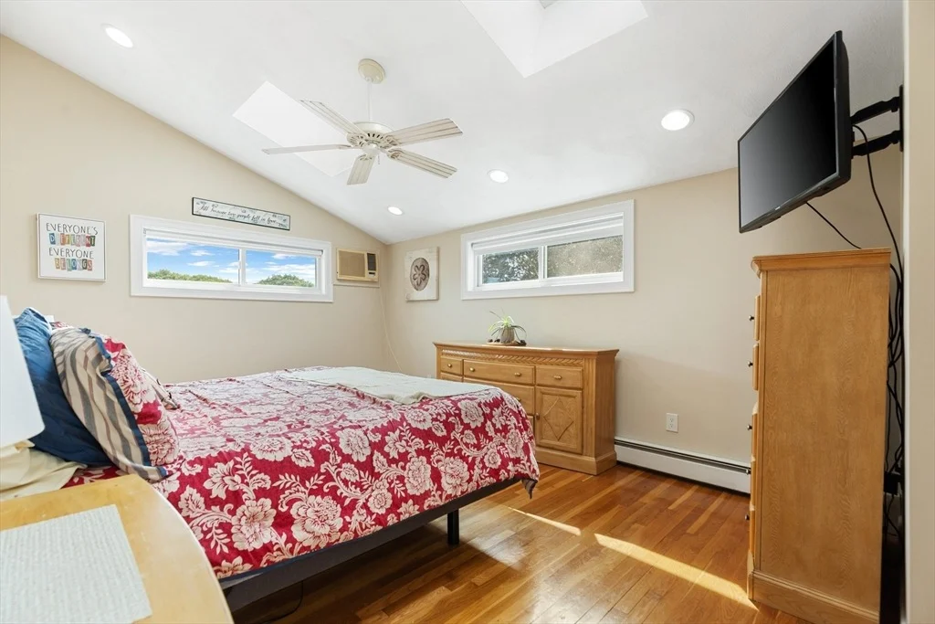 Photo of 10 Murdock Dr