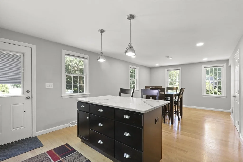 Photo of 4 Thom Ave