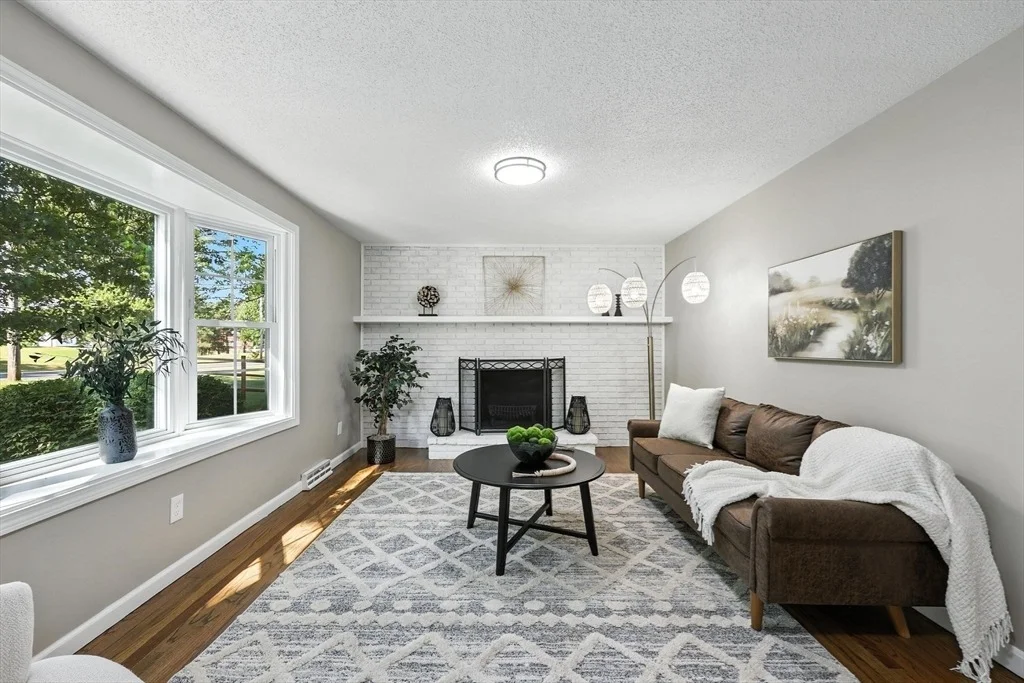 Photo of 908 Tinkham Road
