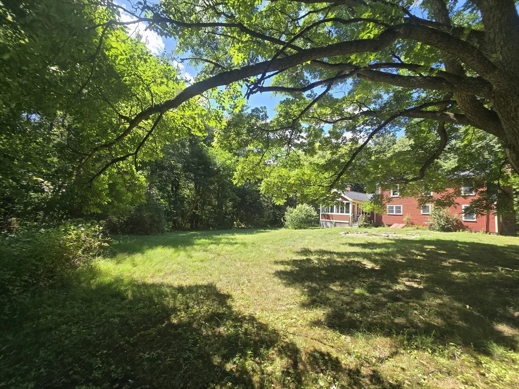 Photo of 207 Boxboro Rd