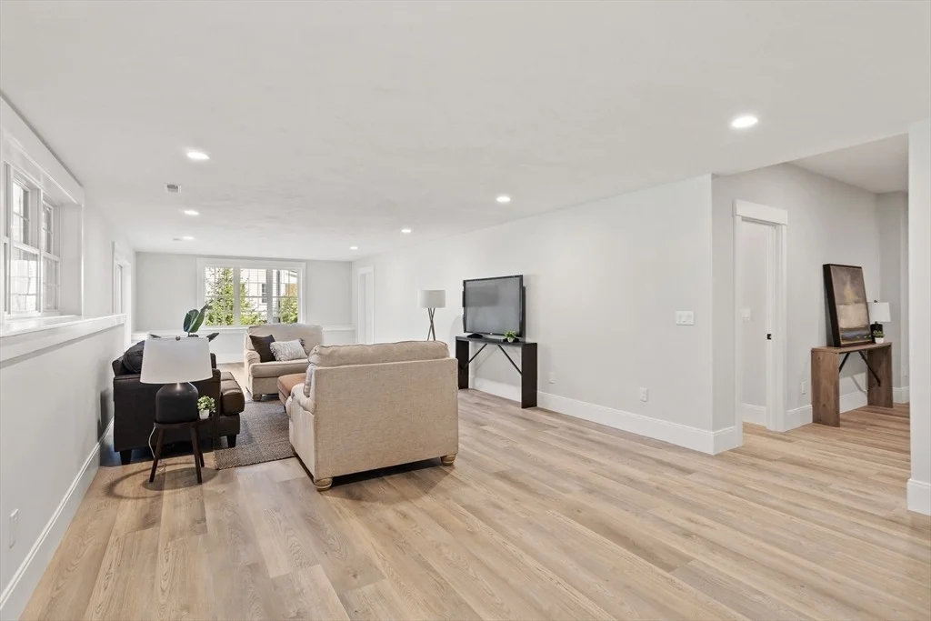 Photo of 236 Bolton Rd