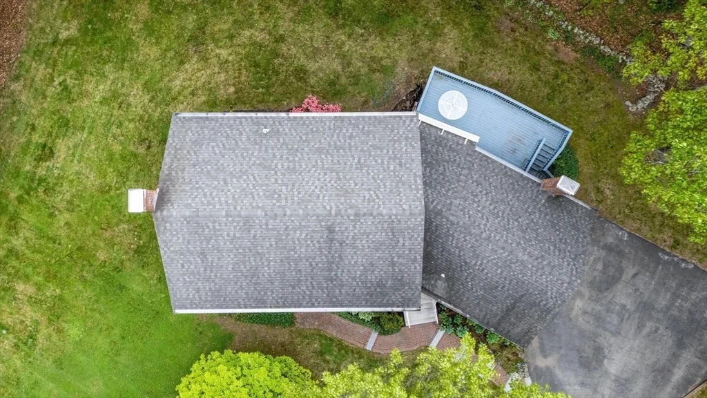 Photo of 8 Lillian Dr