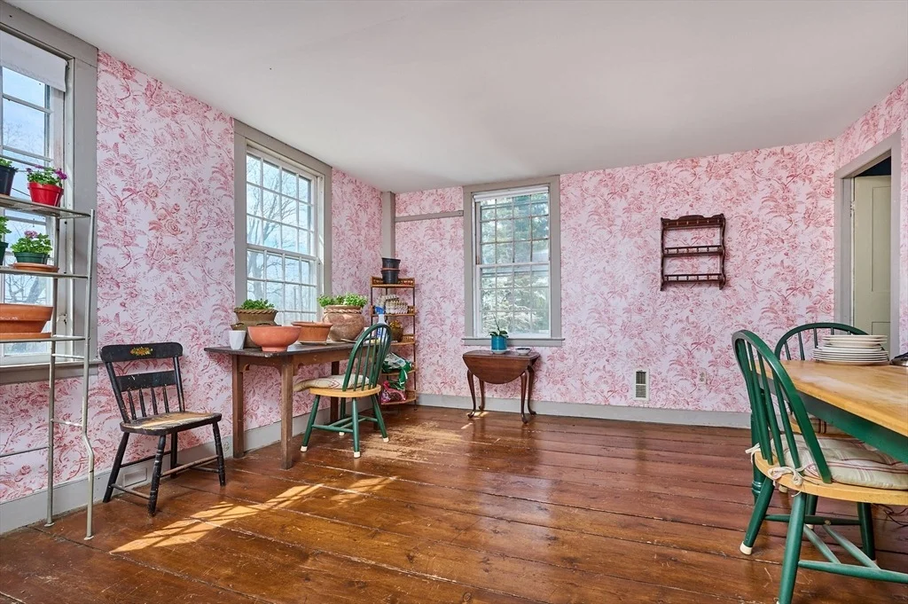 Photo of 296 Main Street