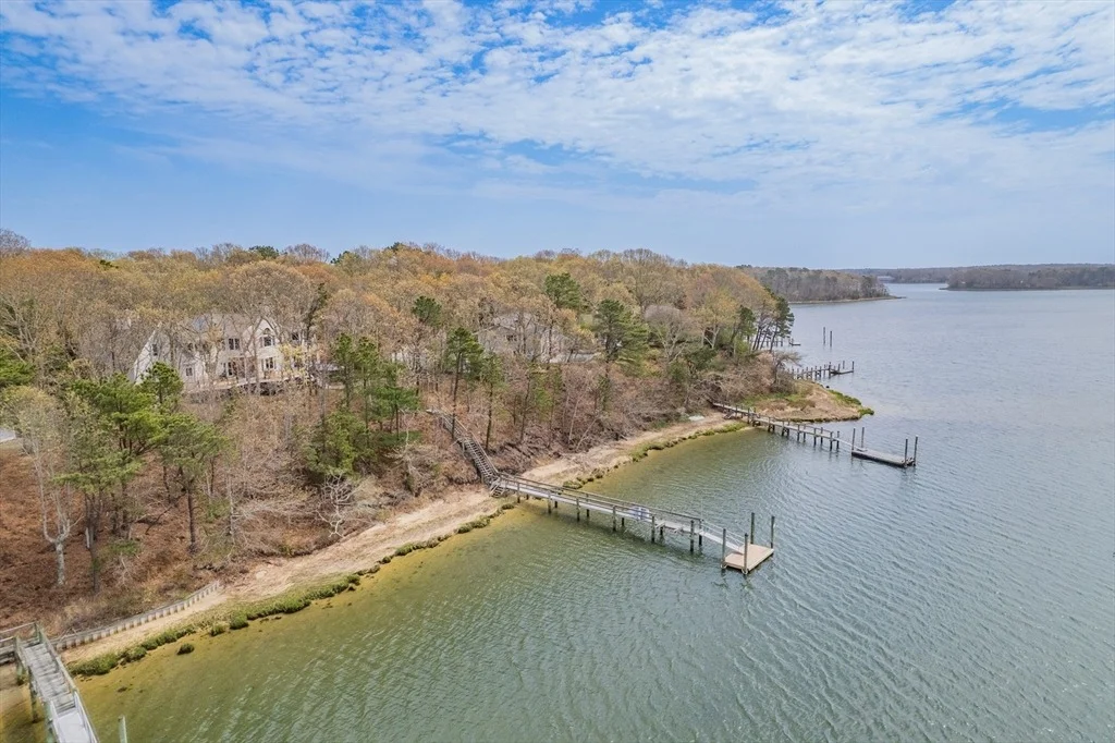 Photo of 204 Clamshell Cove Rd