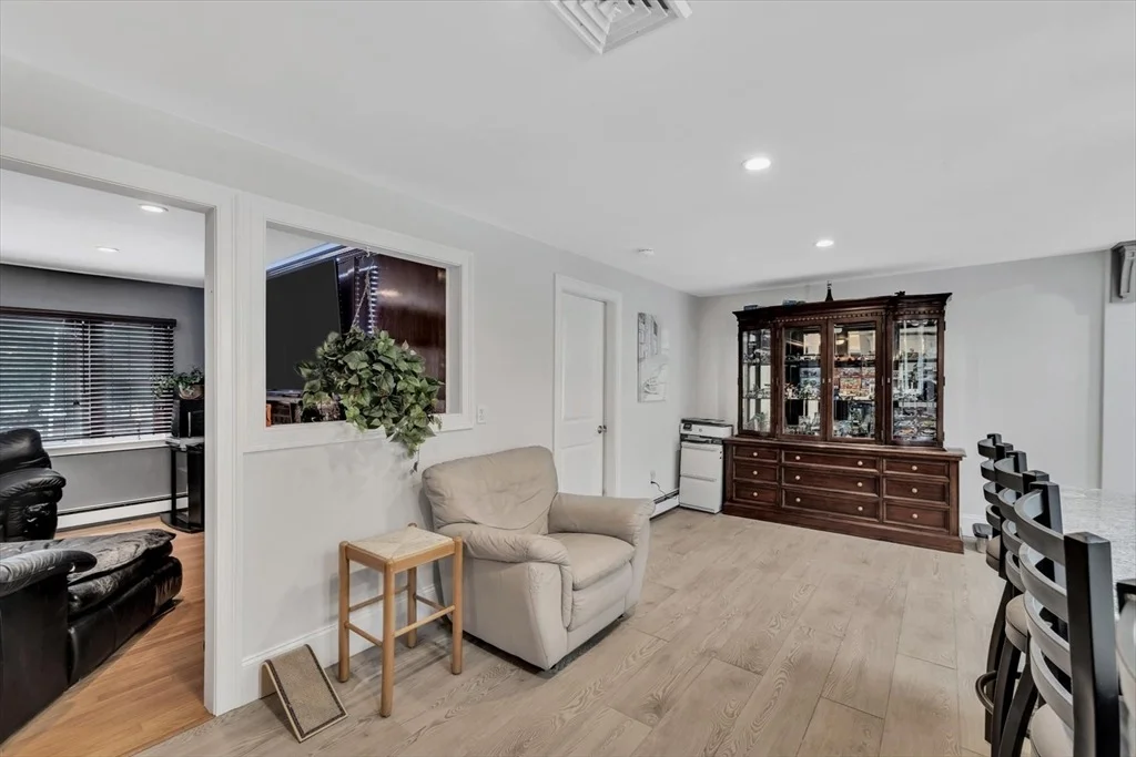 Photo of 426 Mariner Cir