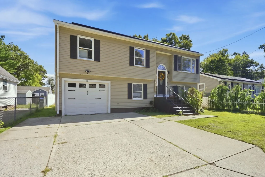 Photo of 191 Lamont St
