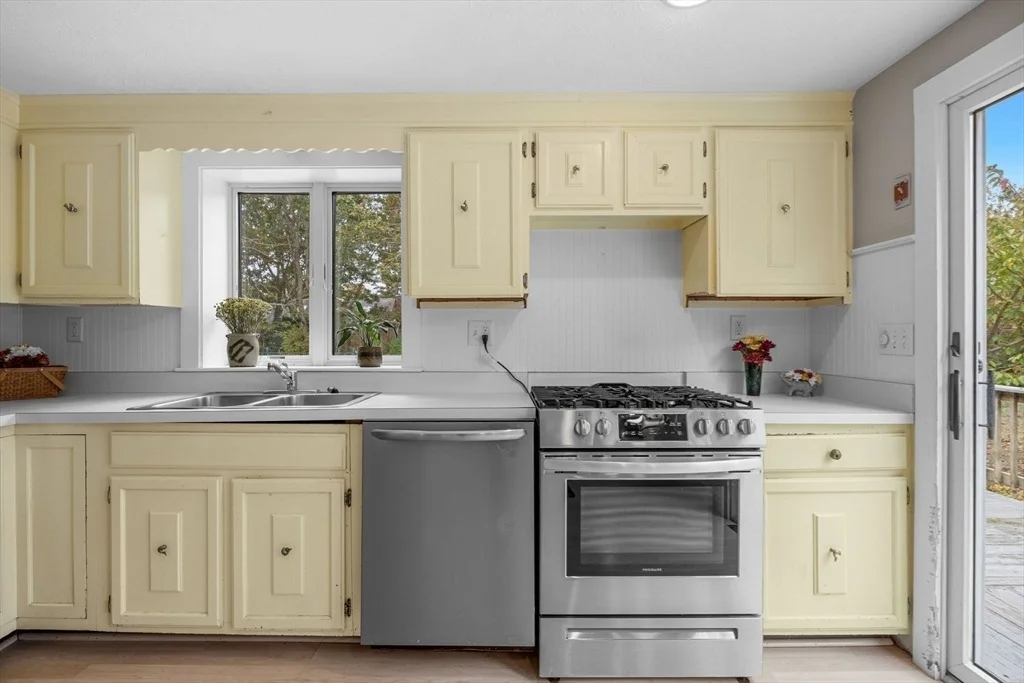 Photo of 30 Mayflower Rd