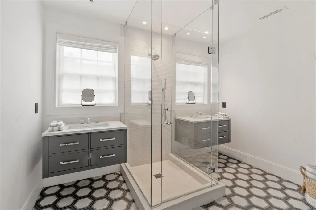 Photo of 55 Maple Avenue