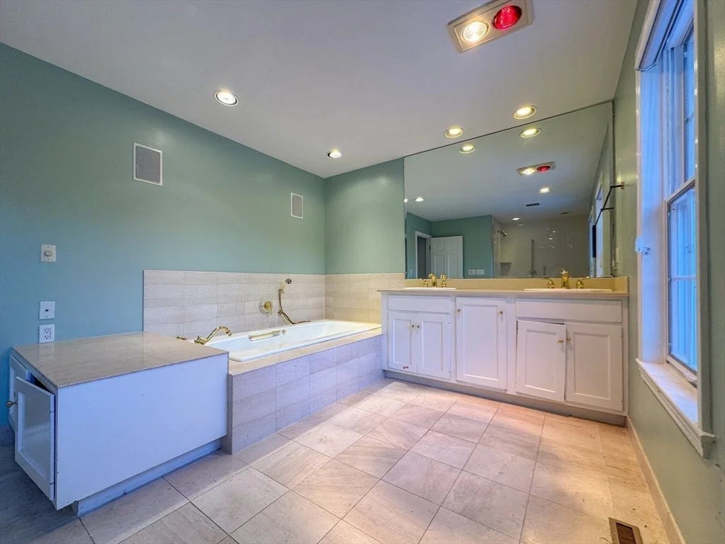 Photo of 84 White Birch Way