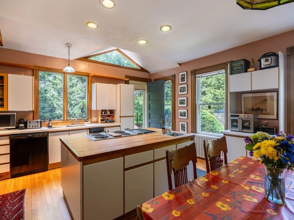 Photo of 51 Harrison Ave