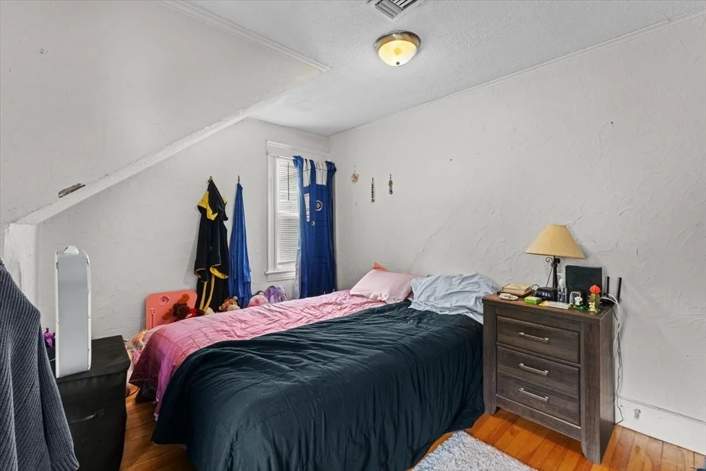 Photo of 15 Steele St