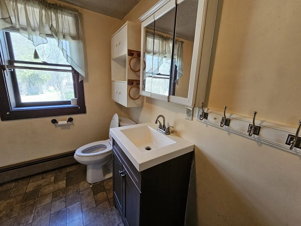 Photo of 3 R Buttonwood Ter