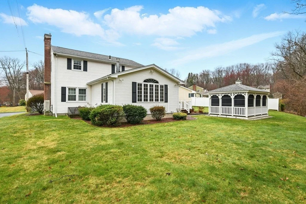Photo of 48 Longwood Dr