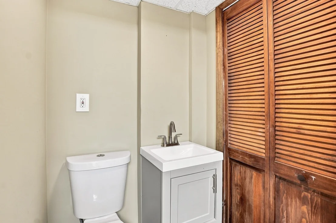 Photo of 65 Paris Avenue