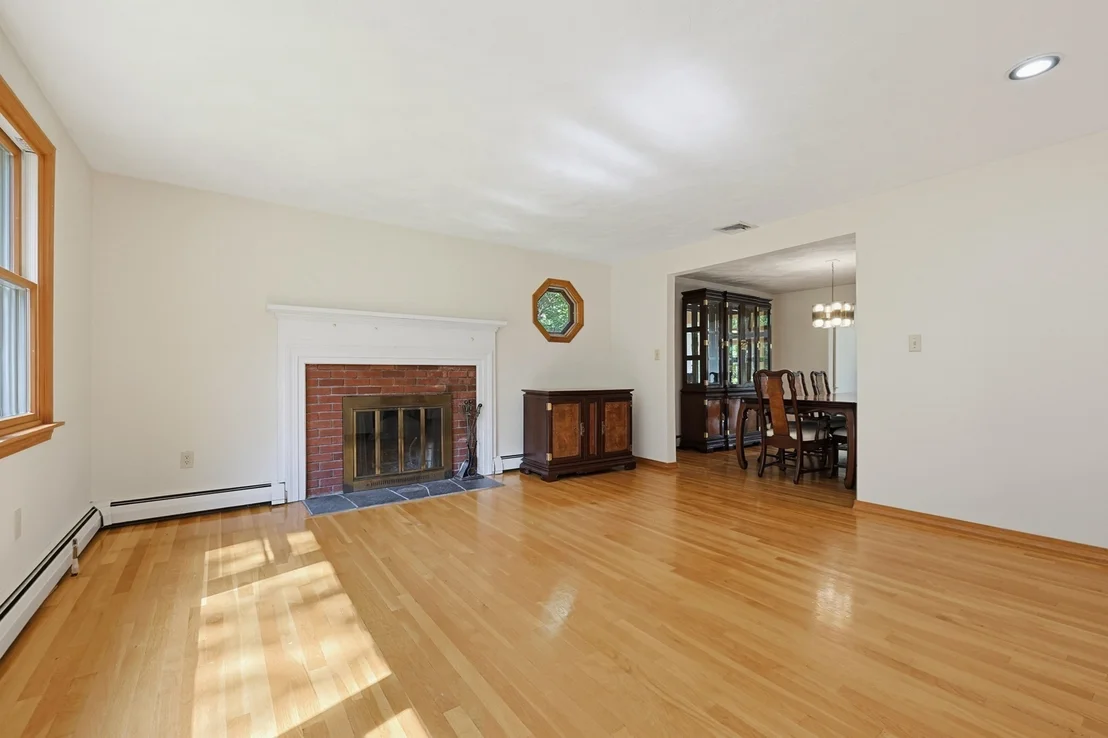 Photo of 109 Davis Road
