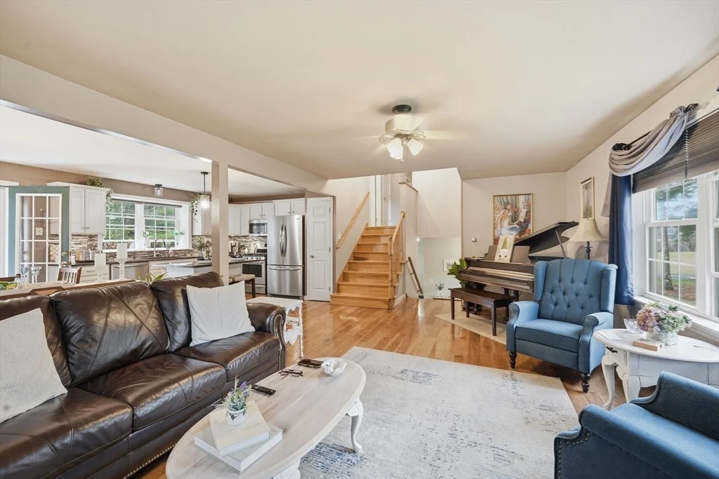 Photo of 7 Hillside Meadows Dr