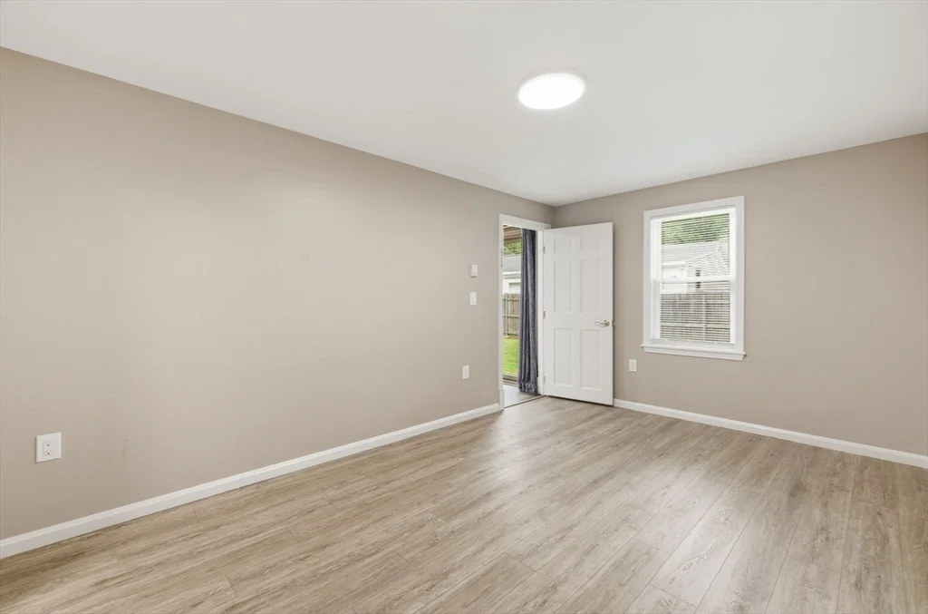 Photo of 18 Fuller Ave