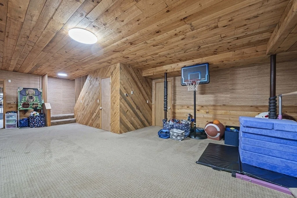 Photo of 42 Eisenhower Dr