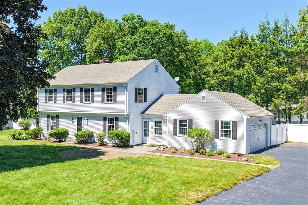 Photo of 252 Pinewood Drive