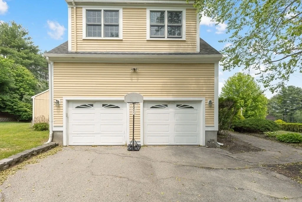 Photo of 17 Maplewood Dr