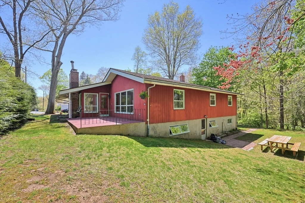 Photo of 21 Daggett Road