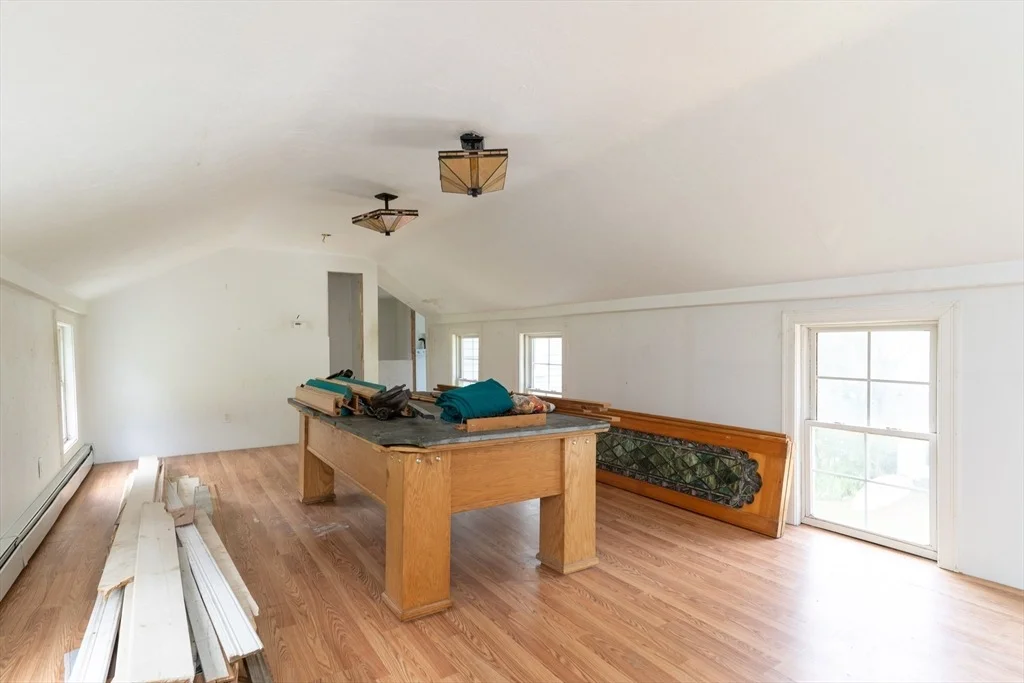Photo of 1166 Main St