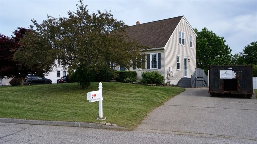 Photo of 7 Rolling Ridge Rd