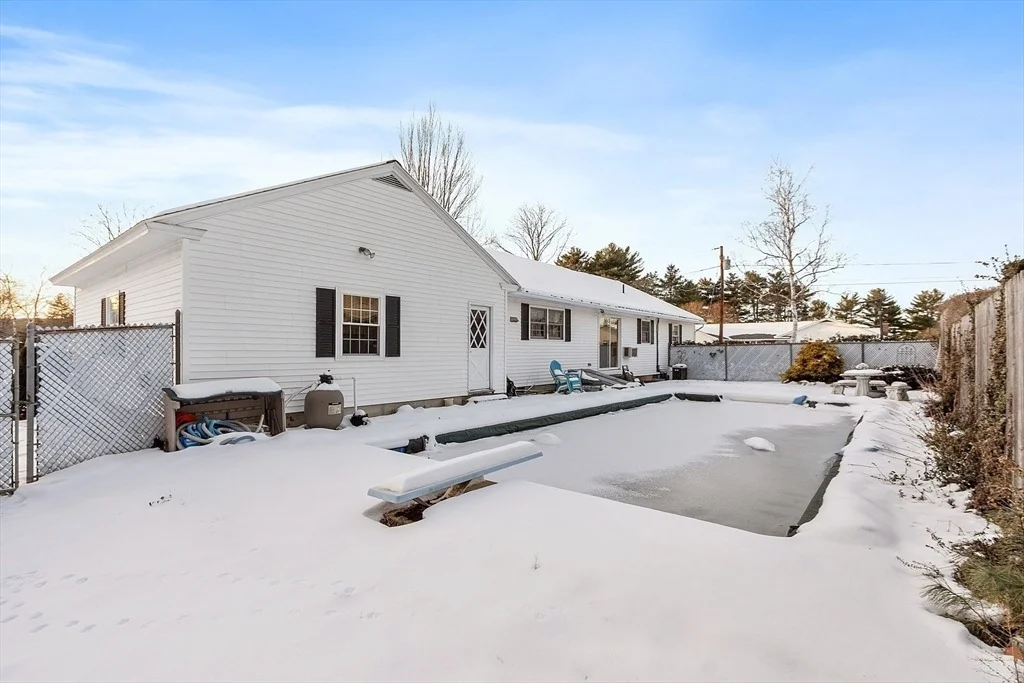 Photo of 31 Locke Ave