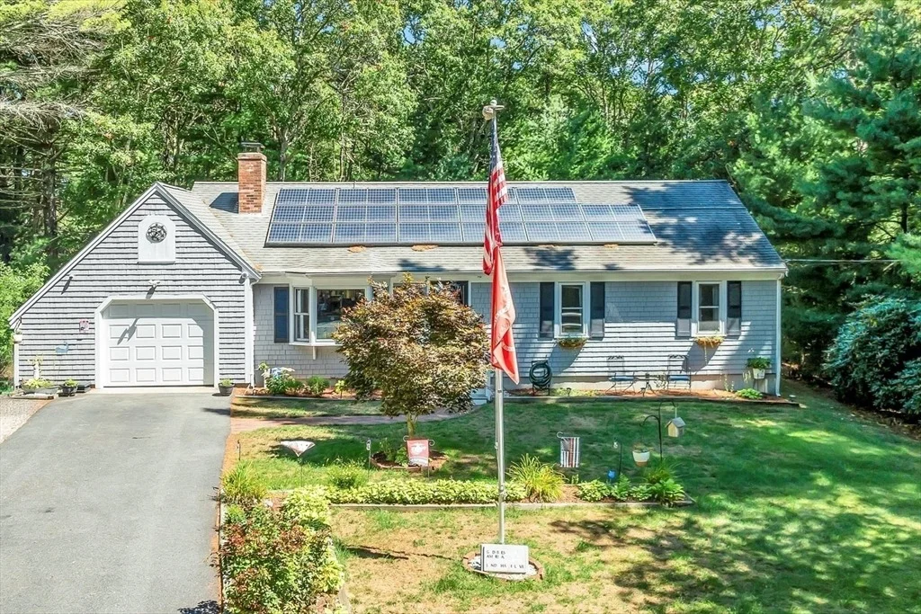 Photo of 248 Mashpee Neck Rd