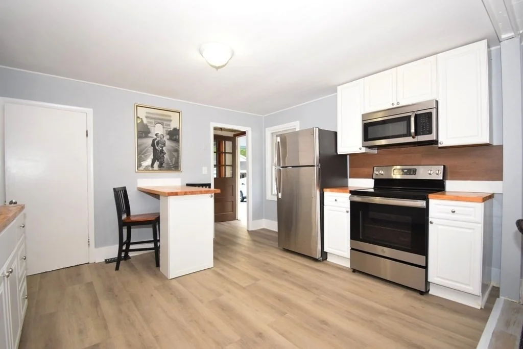 Photo of 433 Putnam Hill Rd