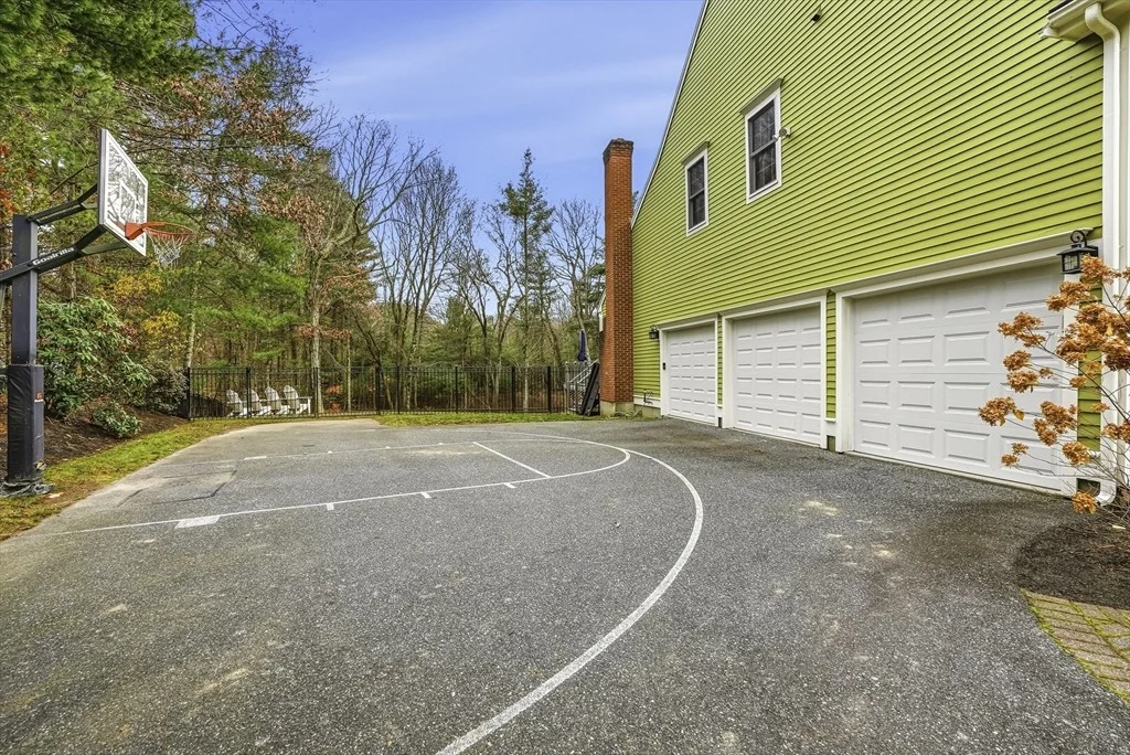 Photo of 20 Thayer Rd