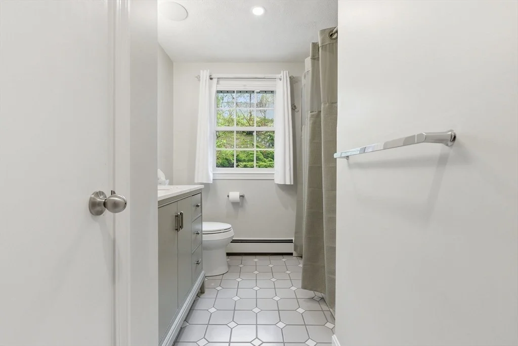 Photo of 66 Phillips Cir