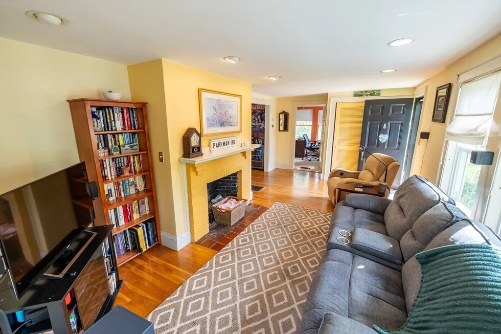 Photo of 9 Parkman Rd