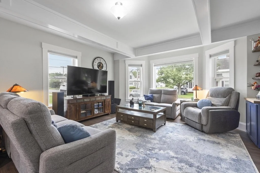 Photo of 180 Spring St