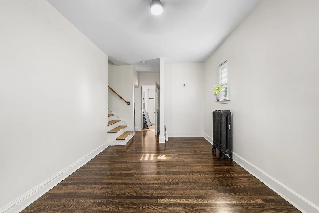 Photo of 294 Eastern Ave