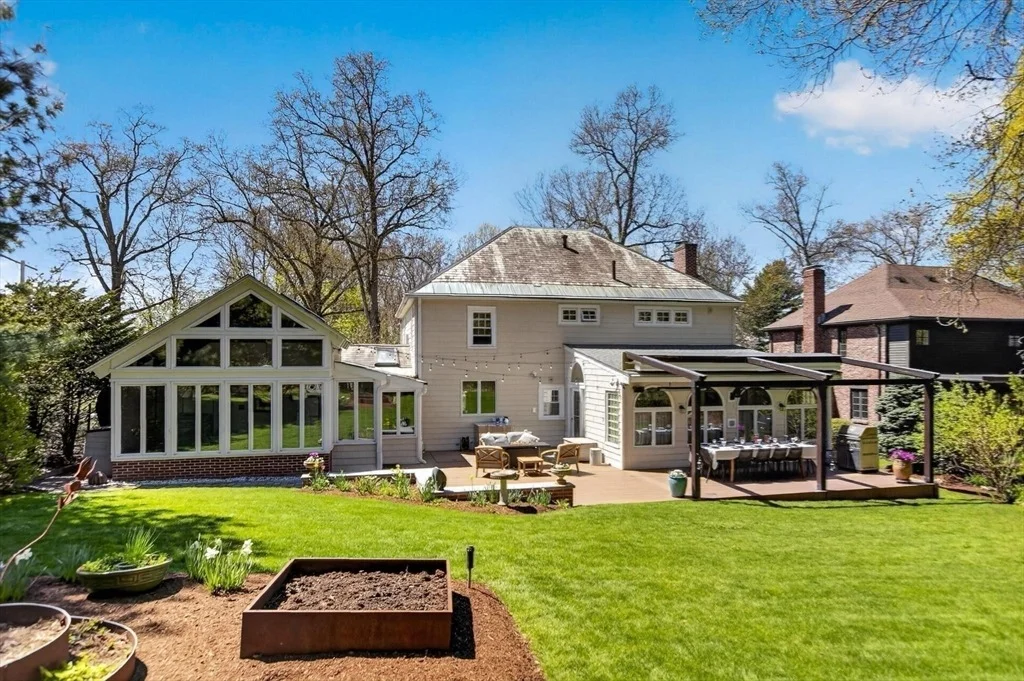 Photo of 152 Beverly Rd