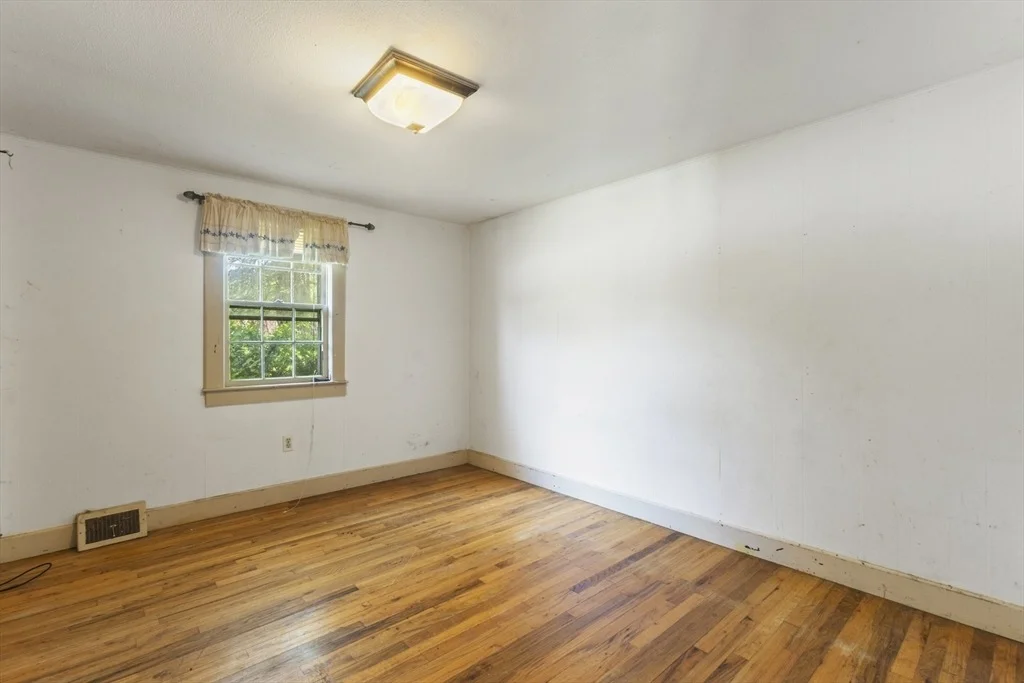 Photo of 6 Elliot Dr