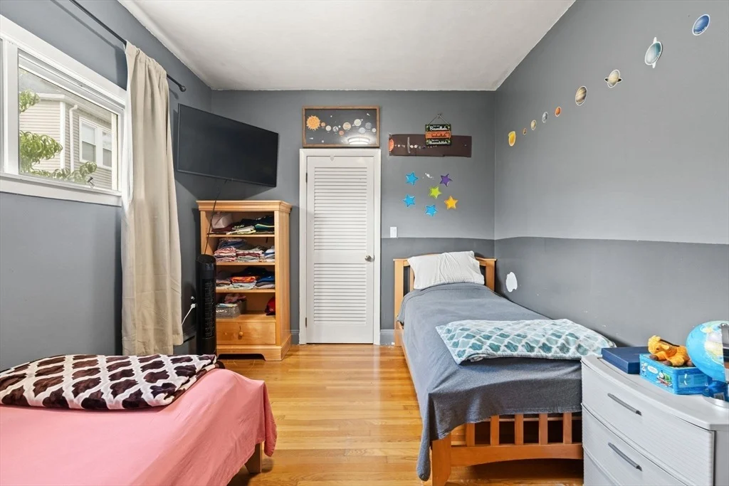Photo of 48R Tappan Pl