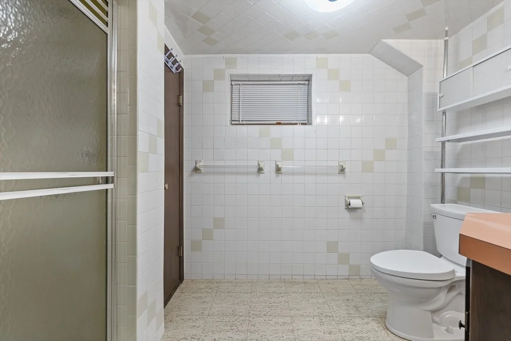Photo of 5 Arlyn Rd