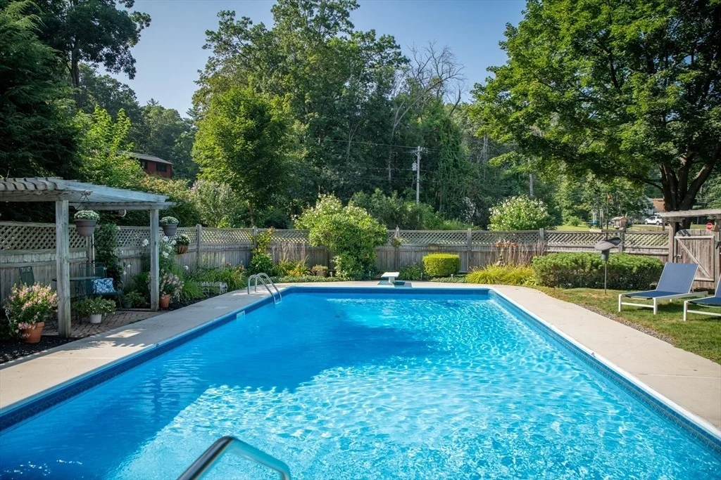 Photo of 18 River Rd